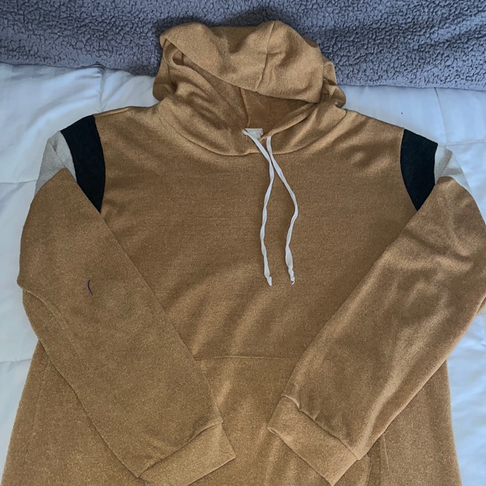 Yellow sweater/sweatshirt